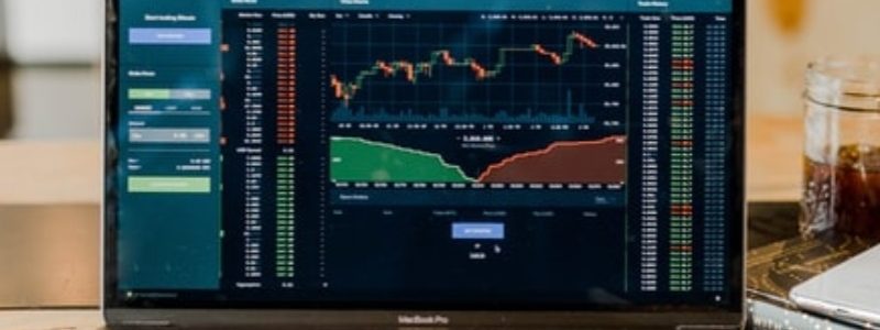 Day Trading vs Long-term Investing